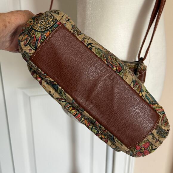 Sakroots Crossbody Bag – Boho Floral Canvas Purse with Faux Leather Trim - Picture 5 of 9
